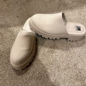 Steve Madden Platform Clogs